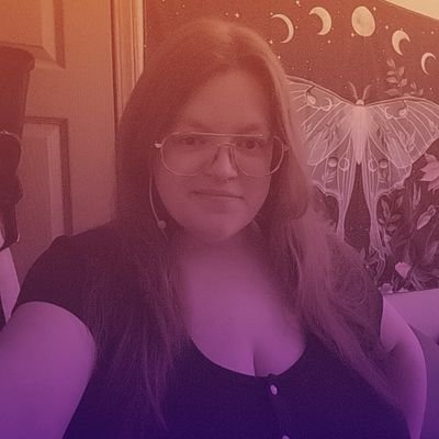 Alli the Book Giraffe| An autistic book lover